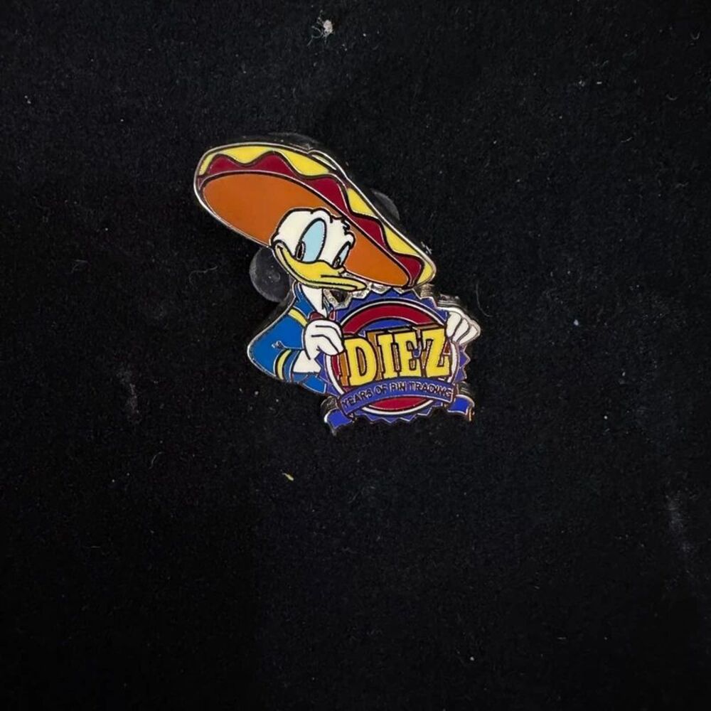 Disney Donald Duck Diez 10 Years Pin Trading Anniversary Pin 2009